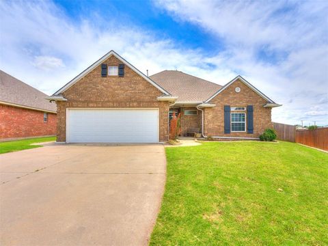 Photo of 816 SE 5th Court, Moore, OK 73160 (MLS # 1227563)
