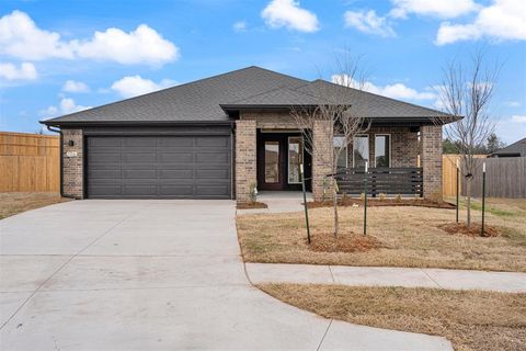 Photo of 2116 Emily Rae Lane, Blanchard, OK 73010 (MLS # 1202353)