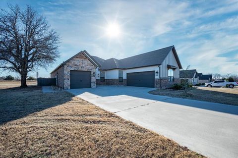 Photo of 2251 Jackson Lane, Blanchard, OK 73010 (MLS # 1201649)