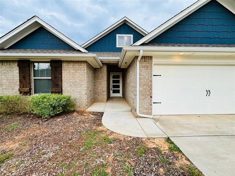 Photo of 5200 White Gold Avenue, Edmond, OK 73034 (MLS # 1225494)