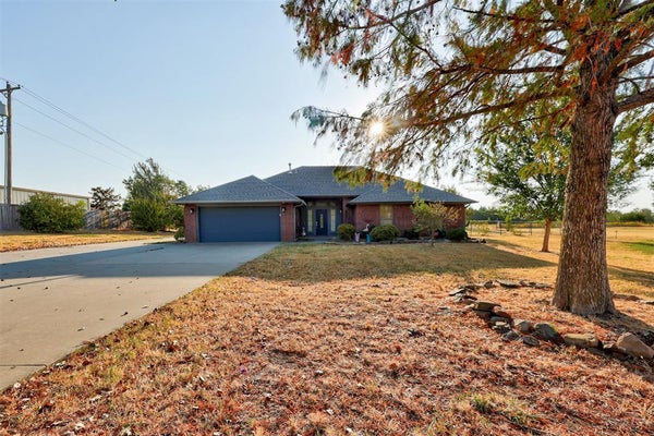 4500 S EASTERN AVE, NORMAN, OK 73069 - Image 4052c5ba4fda1fe2ce2d0bc5b86077df/2228576849