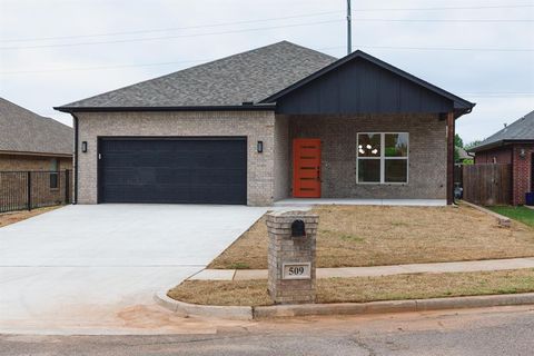 Photo of 509 Beechwood Way, Moore, OK 73160 (MLS # 1228544)