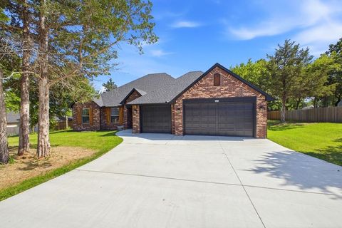 Photo of 2413 Black Jack Court, Blanchard, OK 73010 (MLS # 1227918)