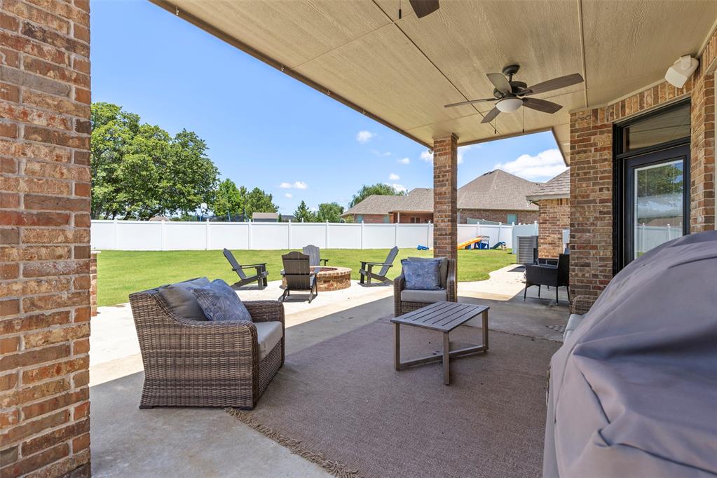 Shawnee, Oklahoma 74804, United States, 4 Bedrooms Bedrooms, ,3 BathroomsBathrooms,Residential,Active,255539