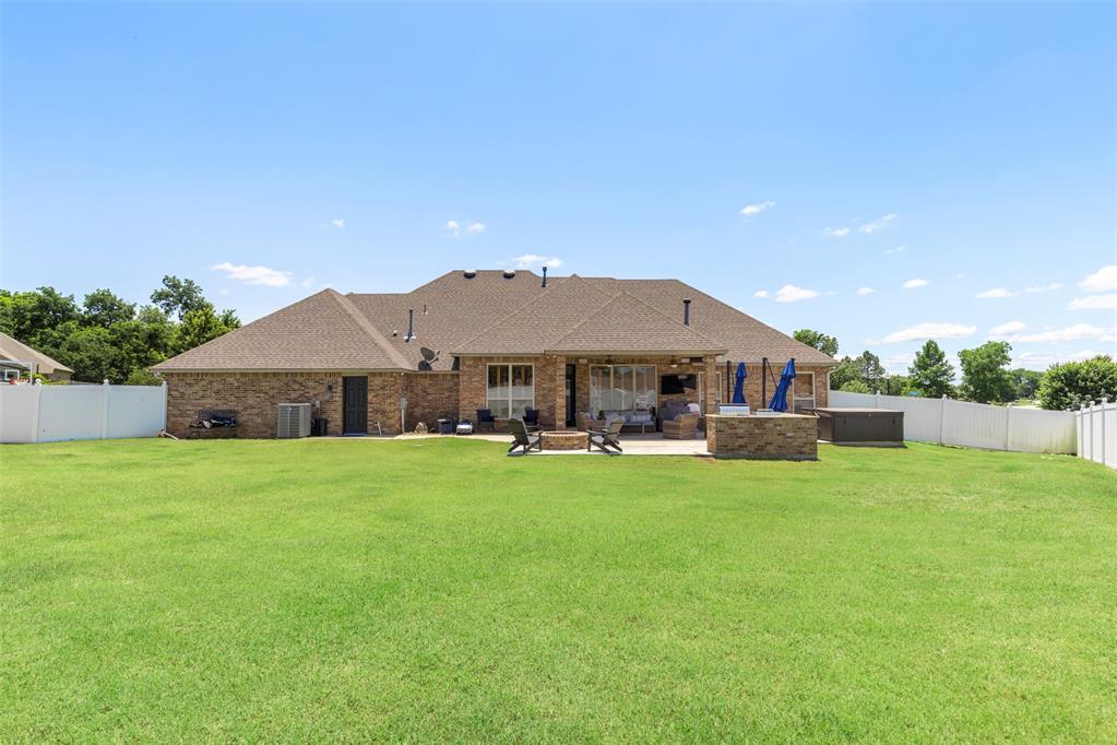 Shawnee, Oklahoma 74804, United States, 4 Bedrooms Bedrooms, ,3 BathroomsBathrooms,Residential,Active,255539