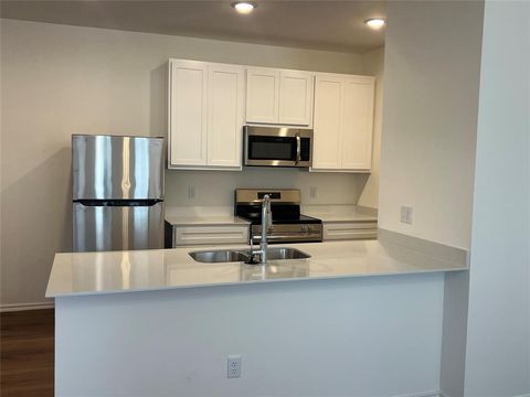 Photo of 206 Mason Court, Yukon, OK 73099 (MLS # 1220378)