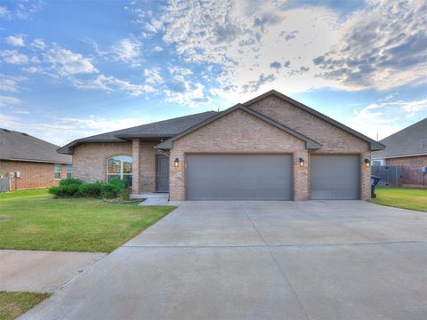Photo of 15612 Vermillion Drive, Edmond, OK 73013 (MLS # 1226956)