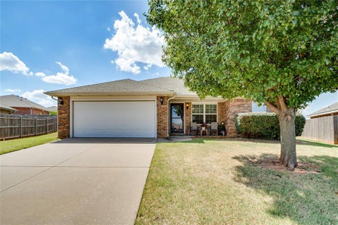 Photo of 404 JB Street, Yukon, OK 73099 (MLS # 1249861)