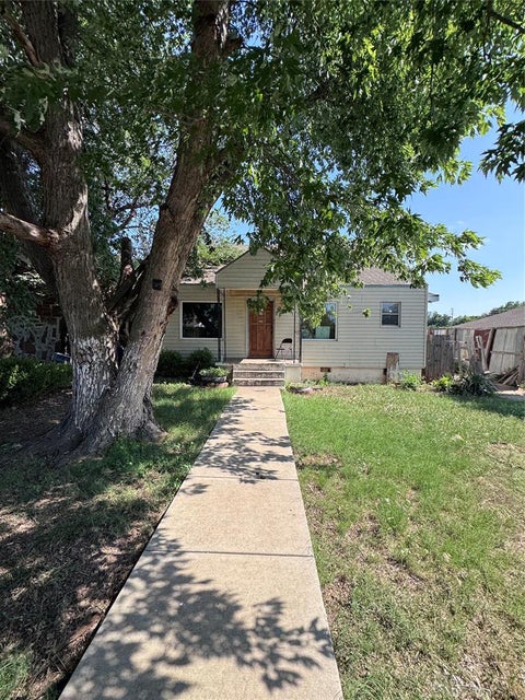 Photo of 1124 SW 30th Street, Oklahoma City, OK 73109 (MLS # 1234381)