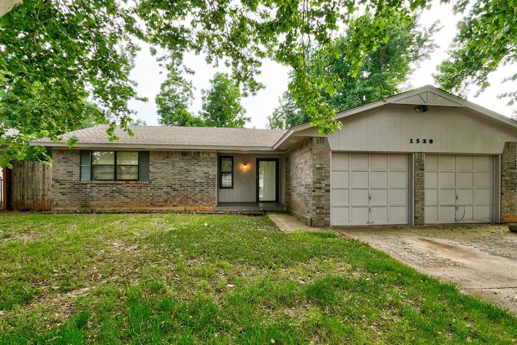 Photo 1 of 19 — 1528 Apollo Road, Edmond, OK 73003