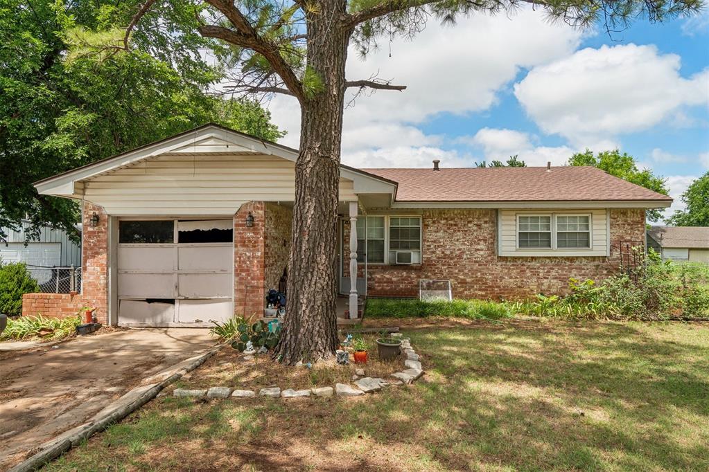 Photo 1 of 30 — 2012 W Logan Avenue, Guthrie, OK 73044
