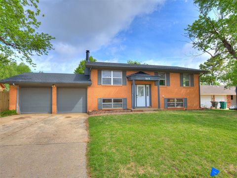 Photo of 649 W Beam Avenue, Yukon, OK 73099 (MLS # 1222525)