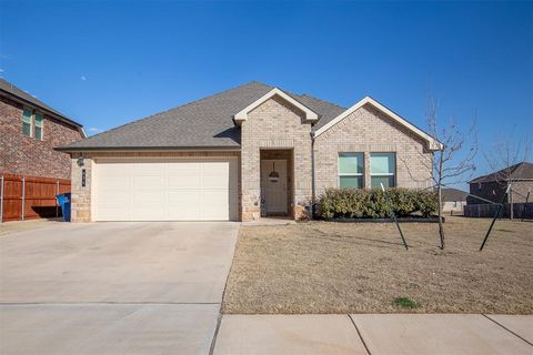 Photo of 634 Park Place Drive, Newcastle, OK 73065 (MLS # 1216467)