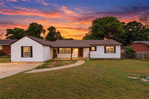 Photo of 2216 Dixon Road, Choctaw, OK 73020 (MLS # 1237897)