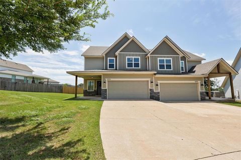 Photo of 600 NW 175th Street, Edmond, OK 73012 (MLS # 1228080)