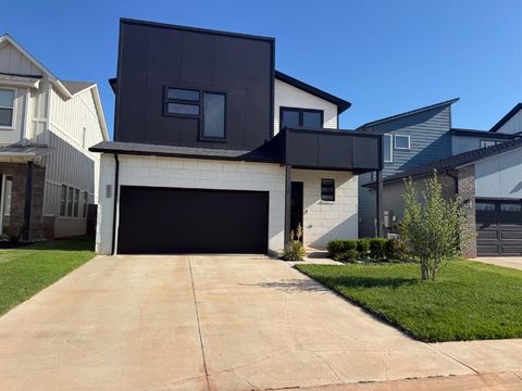 Photo of 2533 NW 129th Street, Oklahoma City, OK 73120 (MLS # 1227970)