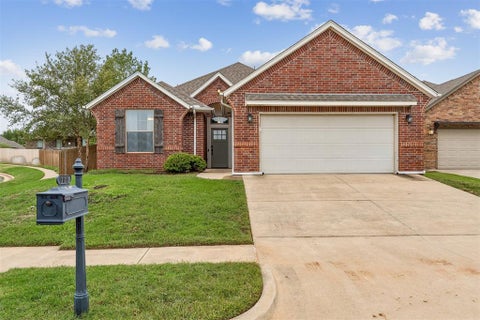 Photo of 900 NW 190th Street, Edmond, OK 73012 (MLS # 1252287)