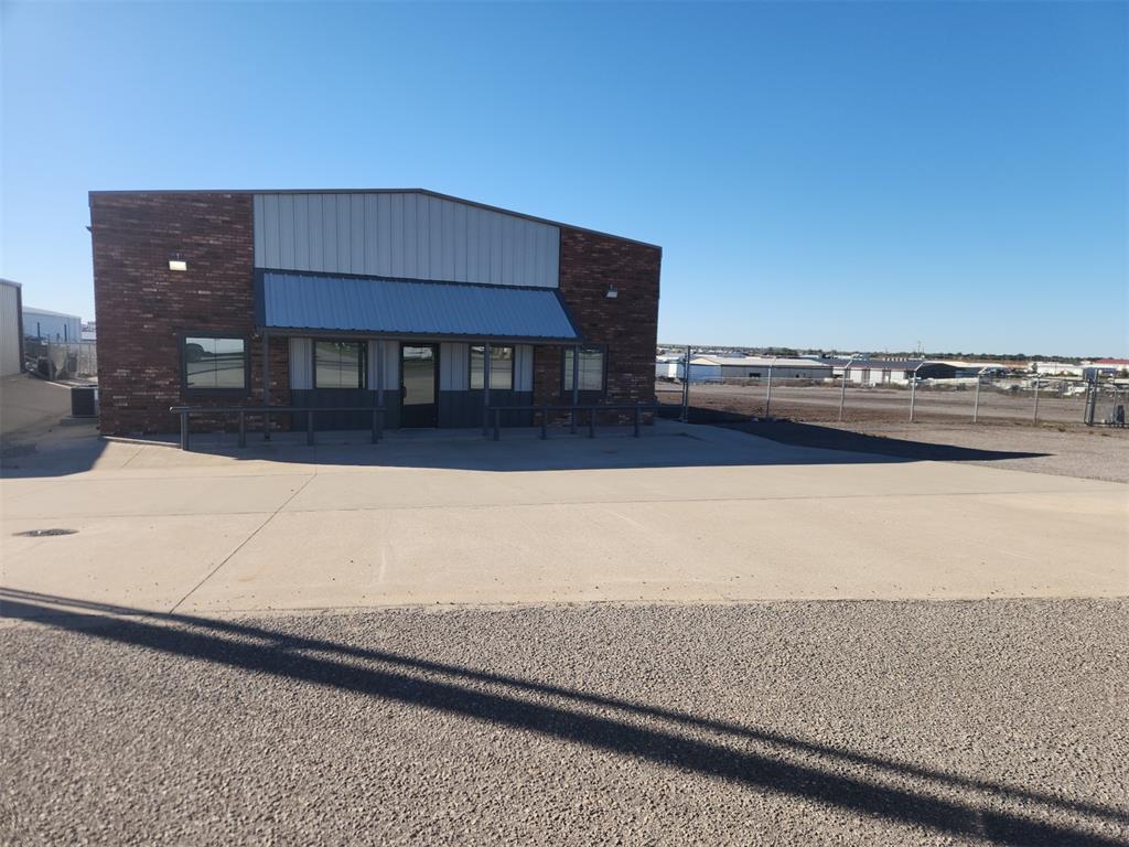 Photo 1 of 17 — 207 Loomis Road, Weatherford, OK 73096