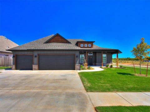 Photo of 1916 Sama Way, Yukon, OK 73099 (MLS # 1244436)