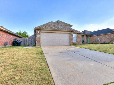 Photo of 1412 SW 24th Street, Moore, OK 73170 (MLS # 1253180)