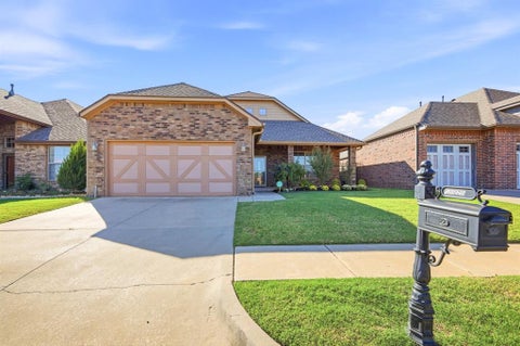 Photo of 15925 San Clemente Drive, Edmond, OK 73013 (MLS # 1252798)