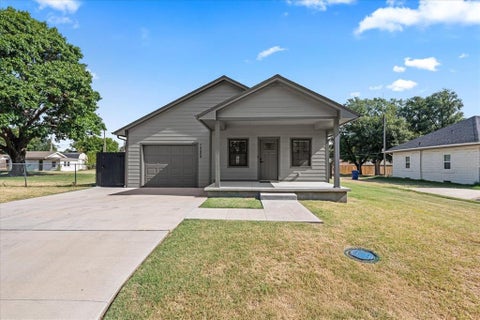 Photo of 1205 E Oak Street, El Reno, OK 73036 (MLS # 1243609)