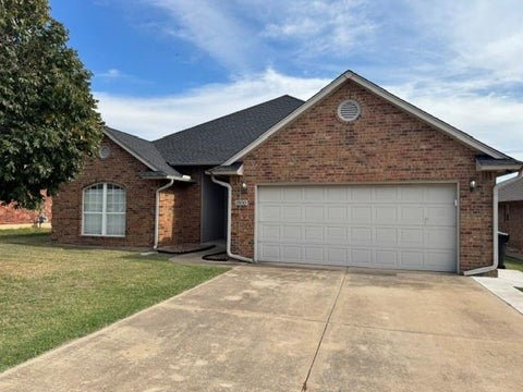 Photo of 1800 Jordan Drive, Moore, OK 73160 (MLS # 1255643)