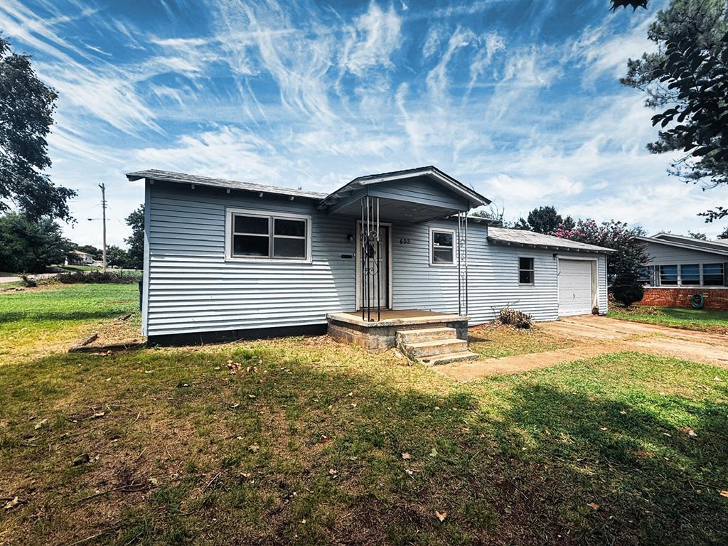 Photo 1 of 1 — 602 E 12th Street, Chandler, OK 74834