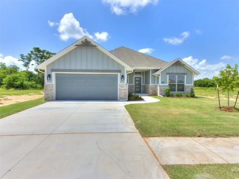 Photo of 9416 NW 75th Street, Yukon, OK 73099 (MLS # 1224672)