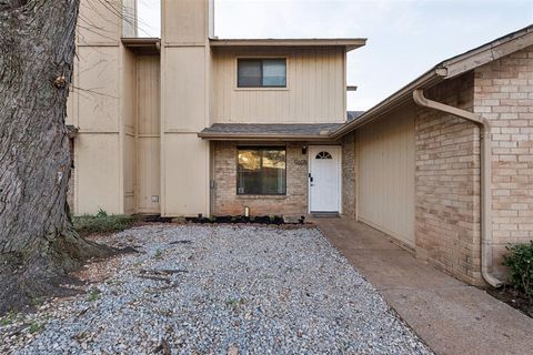 Photo of 9605 Hefner Village Boulevard, Oklahoma City, OK 73162 (MLS # 1222532)