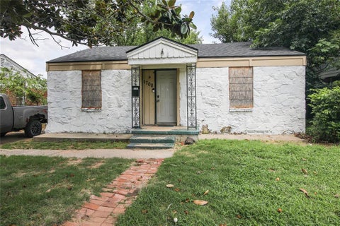 Photo of 1708 N Elton Avenue, Oklahoma City, OK 73111 (MLS # 1240147)