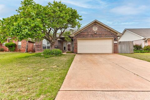 Photo of 1109 NE 25th Street, Moore, OK 73160 (MLS # 1230549)