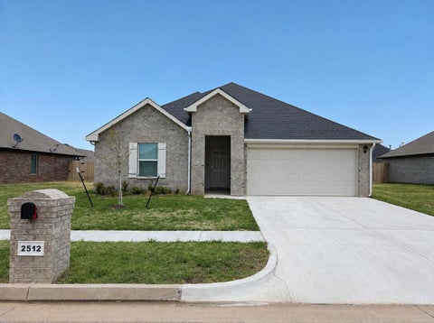 Photo of 2512 Kathleens Crossing, Yukon, OK 73099 (MLS # 1243692)