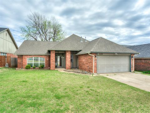Photo of 520 Greenfield Drive, Yukon, OK 73099 (MLS # 1208211)