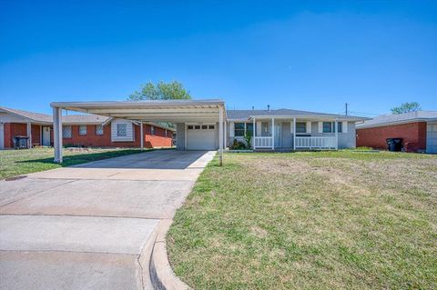 Photo of 752 N Norman Avenue, Moore, OK 73160 (MLS # 1221262)