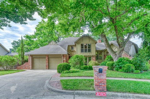 Photo of 2010 Trailpine Court, Norman, OK 73072 (MLS # 1234825)