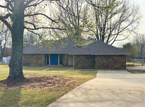 Photo of 2023 N 9th Street, Purcell, OK 73080 (MLS # 1218281)
