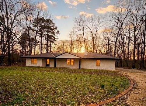 Photo of 381 W Sherry Lane, Broken Bow, OK 74728 (MLS # 1230029)