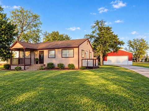 Photo of 1802 N Douglas Boulevard, Midwest City, OK 73141 (MLS # 1253072)