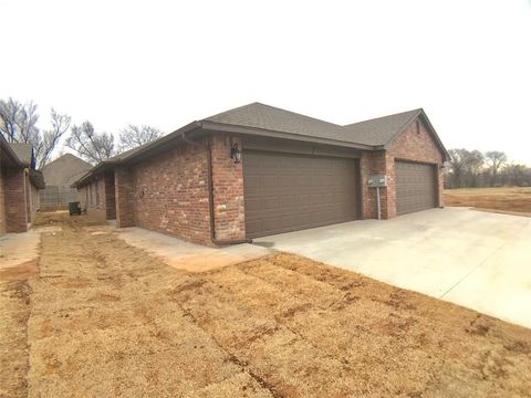 Photo of 433 Chalk Hill Court, Edmond, OK 73003 (MLS # 1234625)