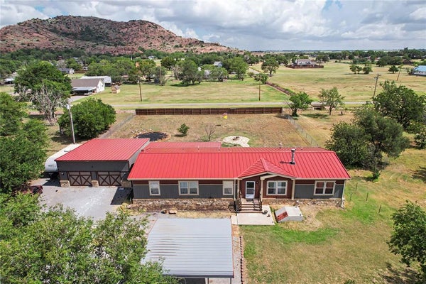 410 WILLIS ST, GRANITE, OK 73547 - Image 4c081c2ce505d4e6d24bdba3e5a50dc8/1711574473