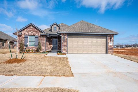Photo of 10633 SW 18th Street, Yukon, OK 73099 (MLS # 1213347)