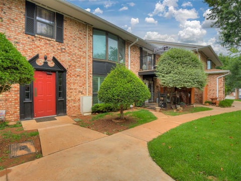 Photo of 2527 NW 62nd Street #219, Oklahoma City, OK 73112 (MLS # 1251628)