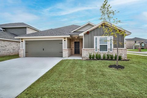 Photo of 1920 Redwood Lane, El Reno, OK 73036 (MLS # 1221320)