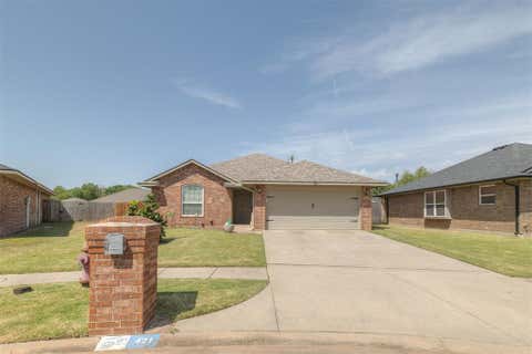 Photo of 421 Hidden Creek Way, Oklahoma City, OK 73117 (MLS # 1245380)