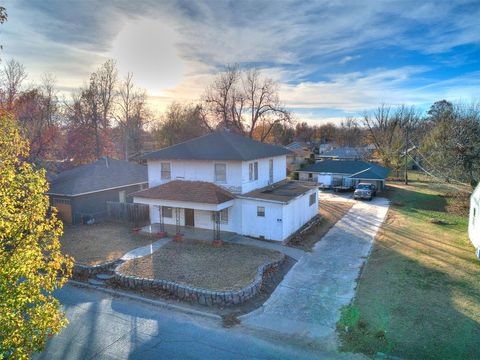 Photo of 4801 N Peniel Avenue, Bethany, OK 73008 (MLS # 1234414)