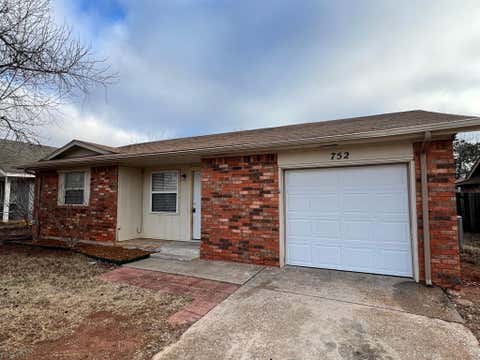 Photo of 752 W Forest Drive, Mustang, OK 73064 (MLS # 1239815)