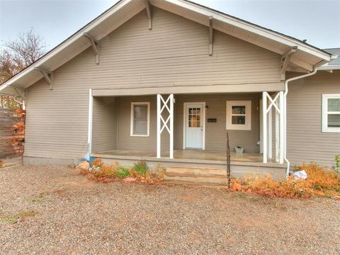 Photo of 217 E Daws Street #B, Norman, OK 73069 (MLS # 1224025)