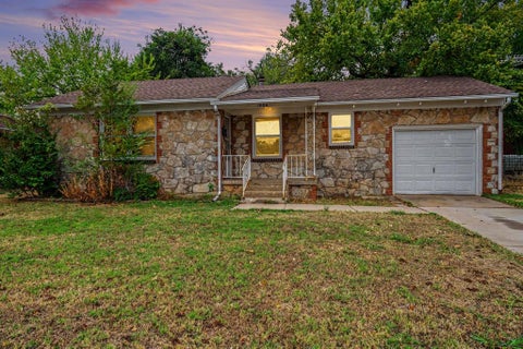 Photo of 1604 SW 39th Street, Oklahoma City, OK 73119 (MLS # 1252236)