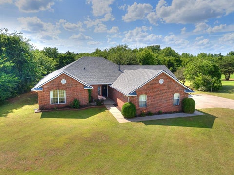 Photo of 10201 Fawn Valley Drive, Mustang, OK 73064 (MLS # 1233226)